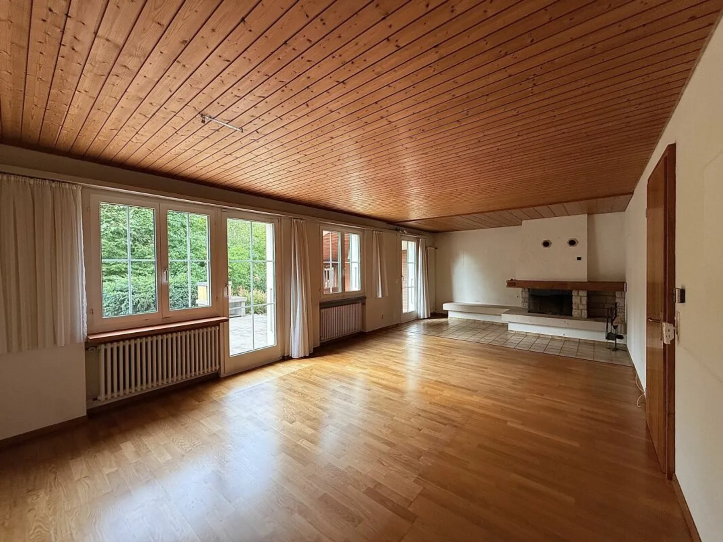 Your new home with plenty of space and potential - Photo 3 of 13