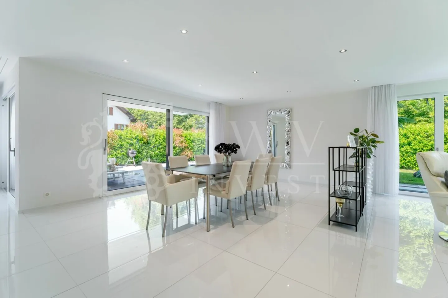 Modern Design House with Pool | 310 m² Living Space | Lots of Privacy - Photo 5 of 13
