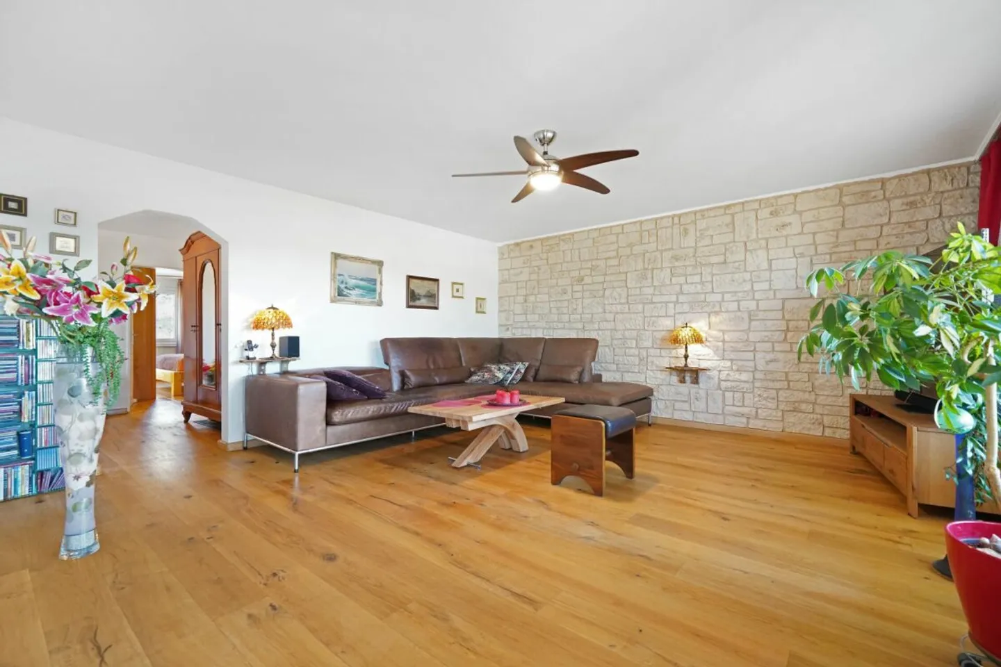 Appartamento ristrutturato di 4,5 locali a prezzo accessibile a 10 min da Basilea - Foto 1 di 13