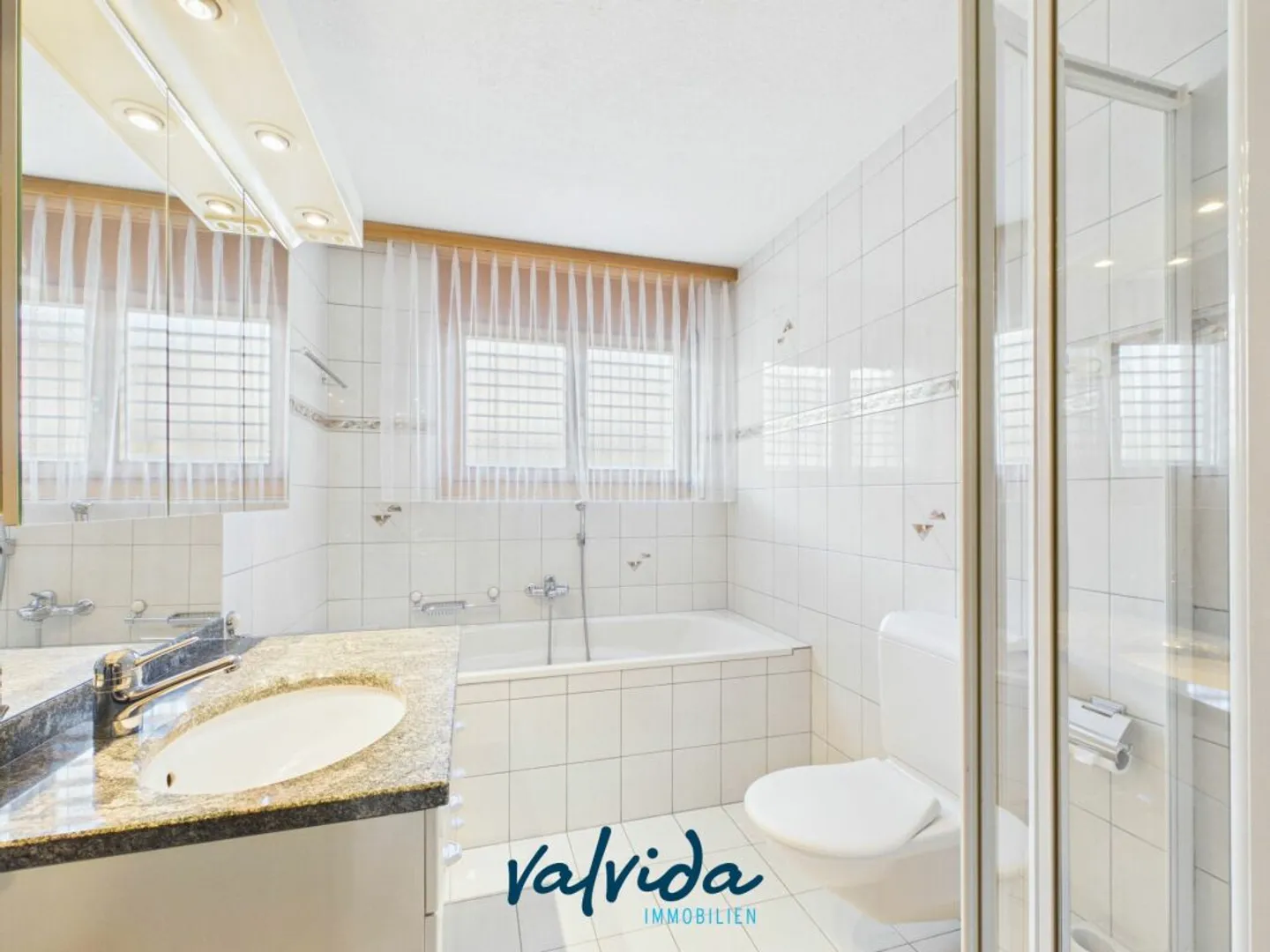 Maison bi-familiale conviviale avec potentiel d'aménagement à Staldenried - Photo 12 sur 13