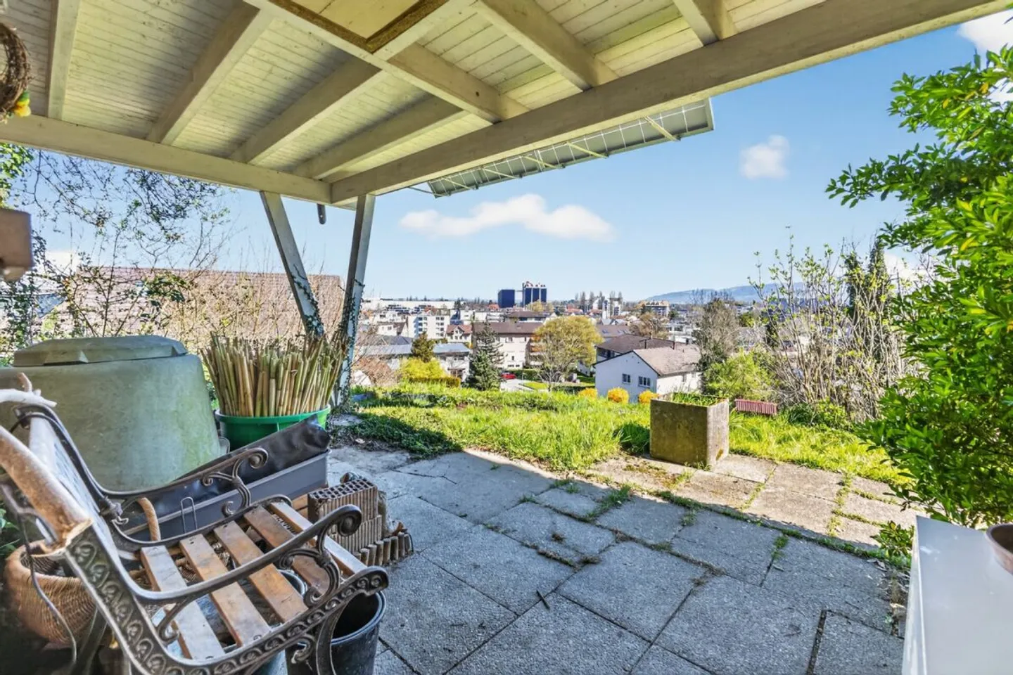 Eckreihenhaus mit unverbaubarer Aussicht, grosszügigem Balkon, erhöhter Lage und viel Privatsphäre - Photo 5 sur 13