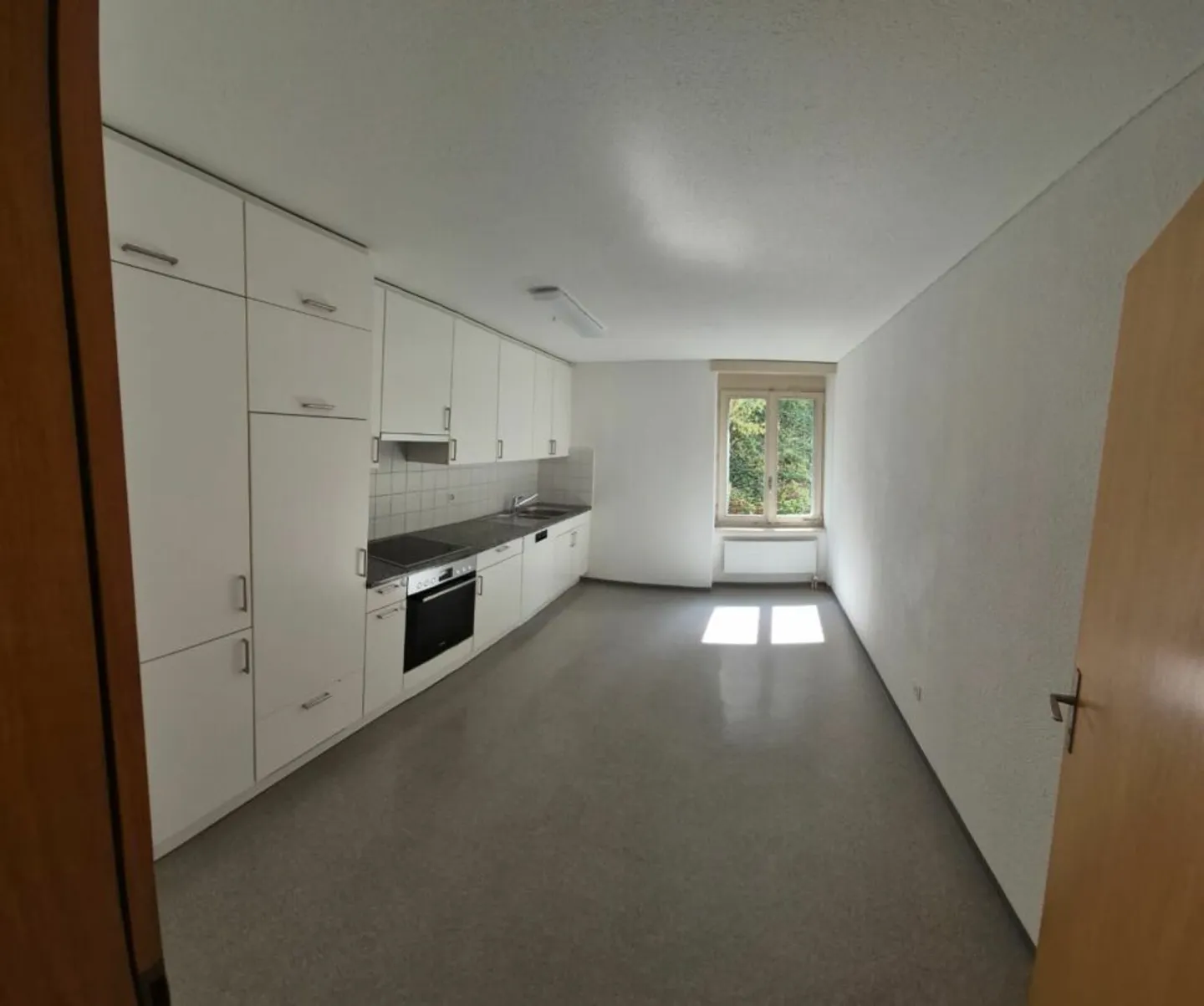 Charmante Wohnung mit Traumhaftem Ausblick - Foto 3 von 8