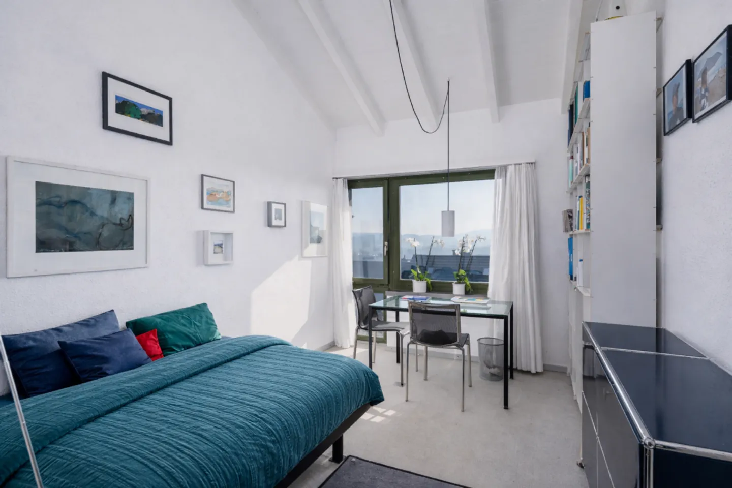 Family House with Idyllic Garden - Photo 3 of 7