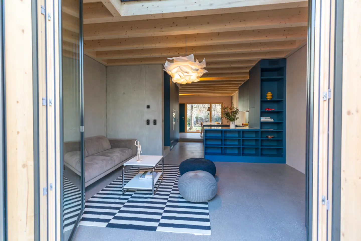 Stylish and spacious living in a modern terraced house - Photo 6 of 13