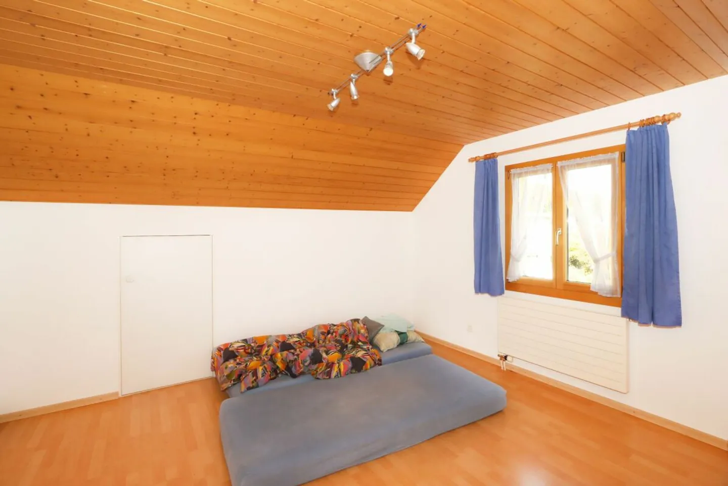 Charmantes Einfamilienhaus mit Garten - Foto 7 von 13