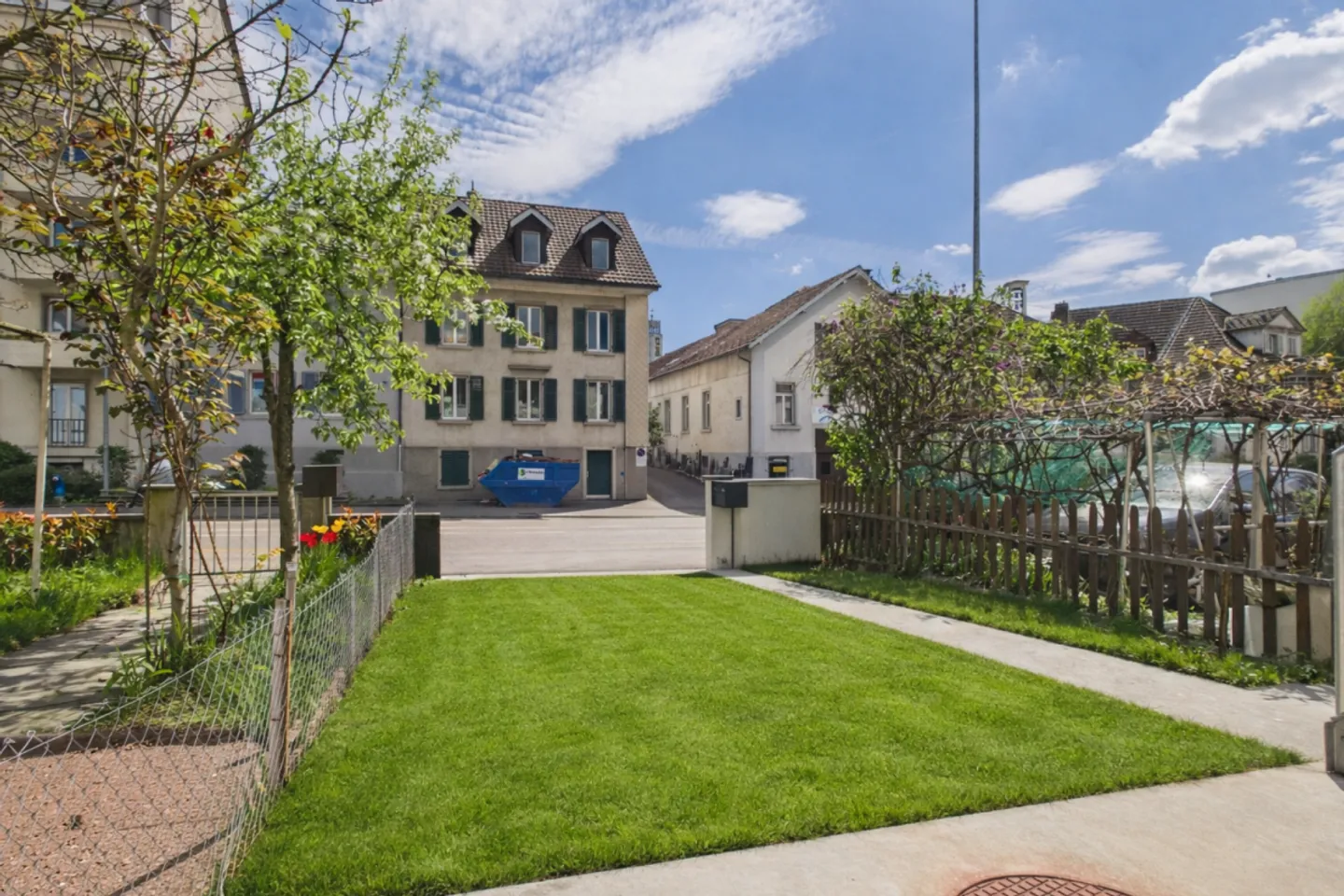 Modernes Townhouse - stilvoll saniertes Reihenhaus in Olten - Photo 2 of 13