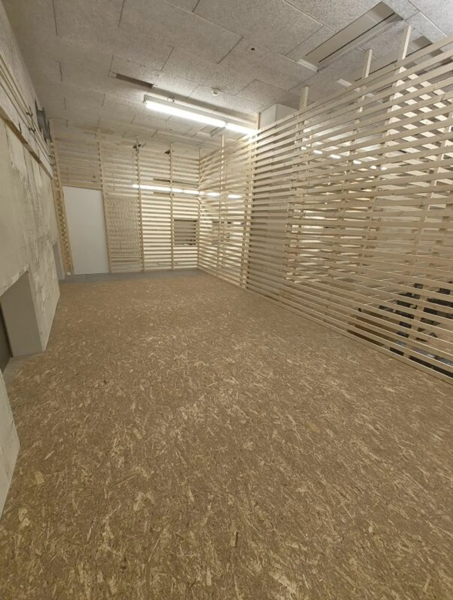 Salles de stockage de différentes tailles (3m², 15m², 31m²) - Photo 4 sur 11