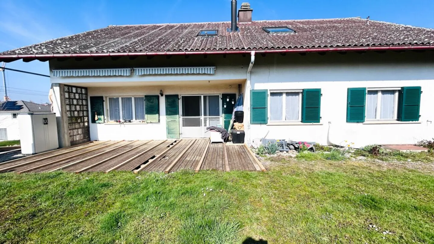 House with 2 apartments - Photo 7 of 13