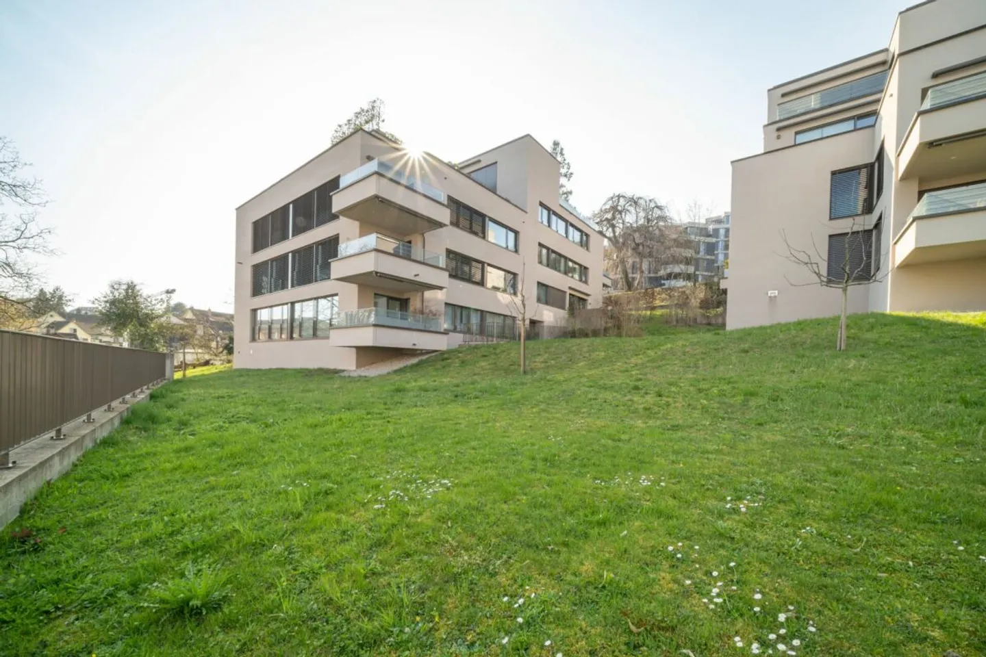 Appartement exclusif de 3,5 pièces à Zurich-Wollishofen près du lac de Zurich - Photo 1 sur 11