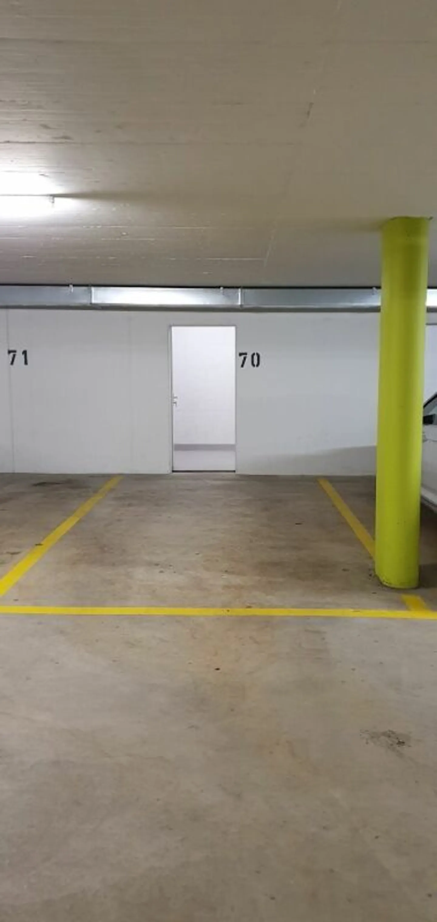 Place de parking à louer - Photo 3 sur 3