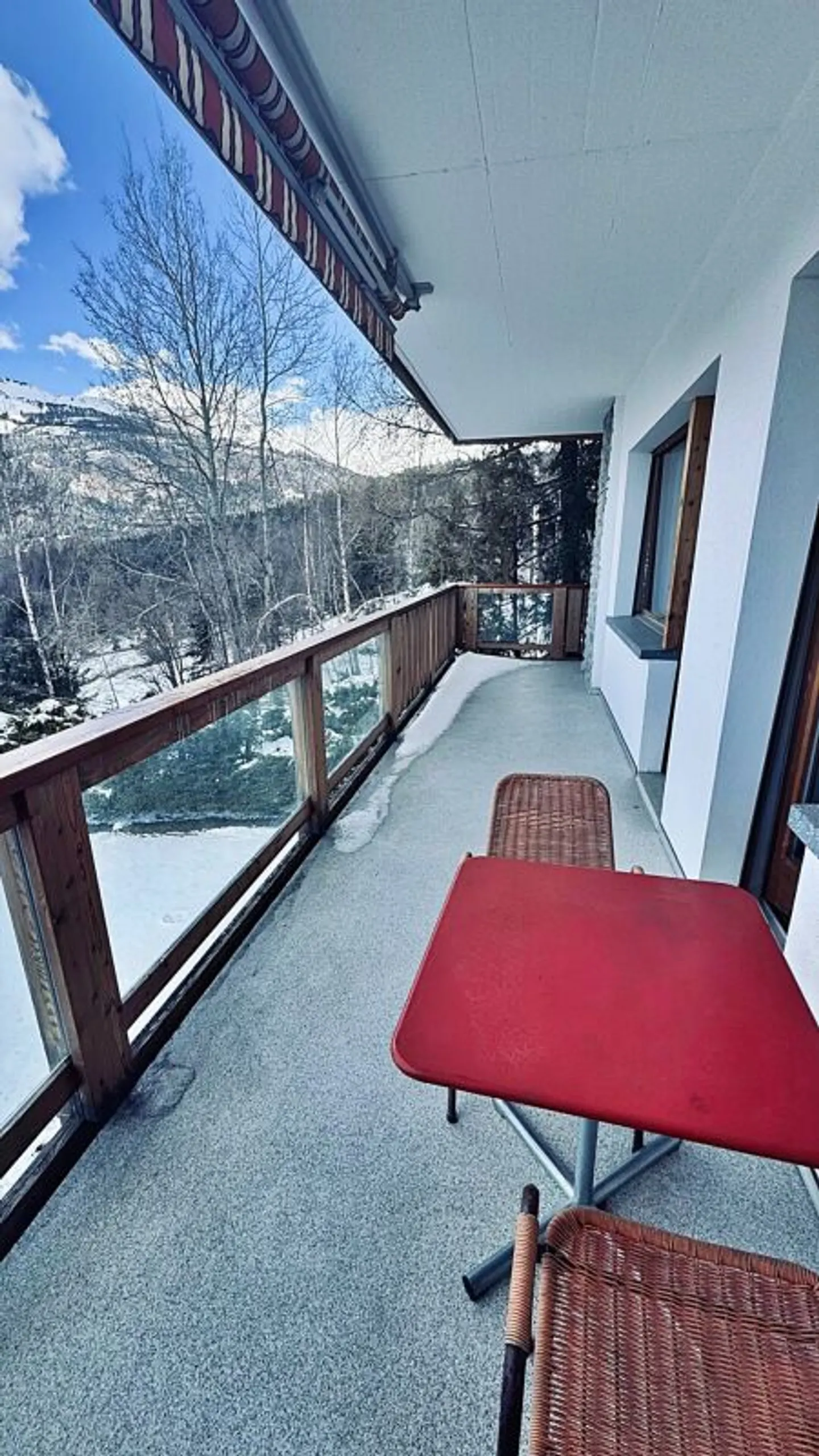 Geräumige 3,5-Zimmer-Wohnung mit großen Balkonen - Foto 6 von 13