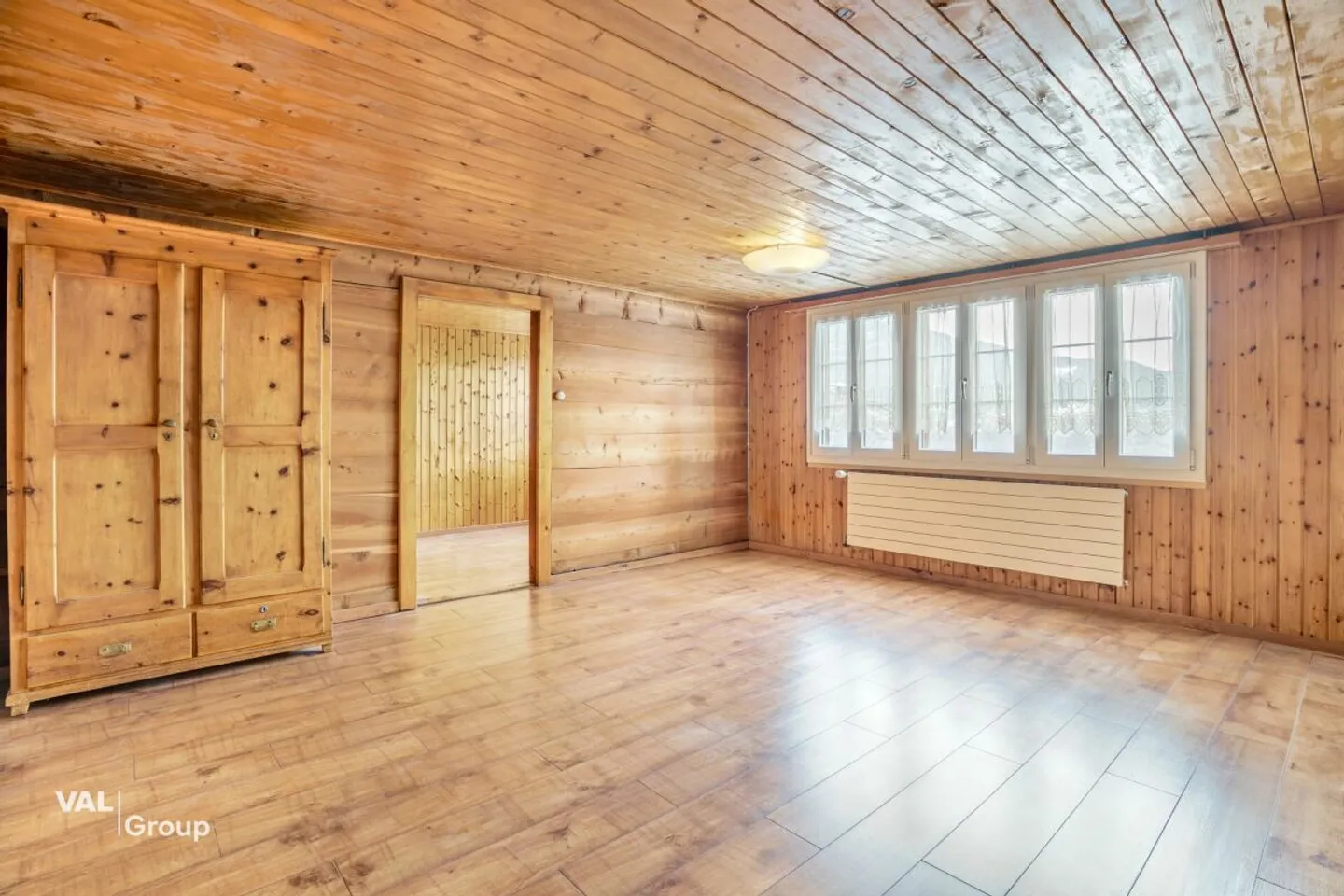 Renovated apartment in the village center with attractive additional room in the attic - Photo 5 of 13