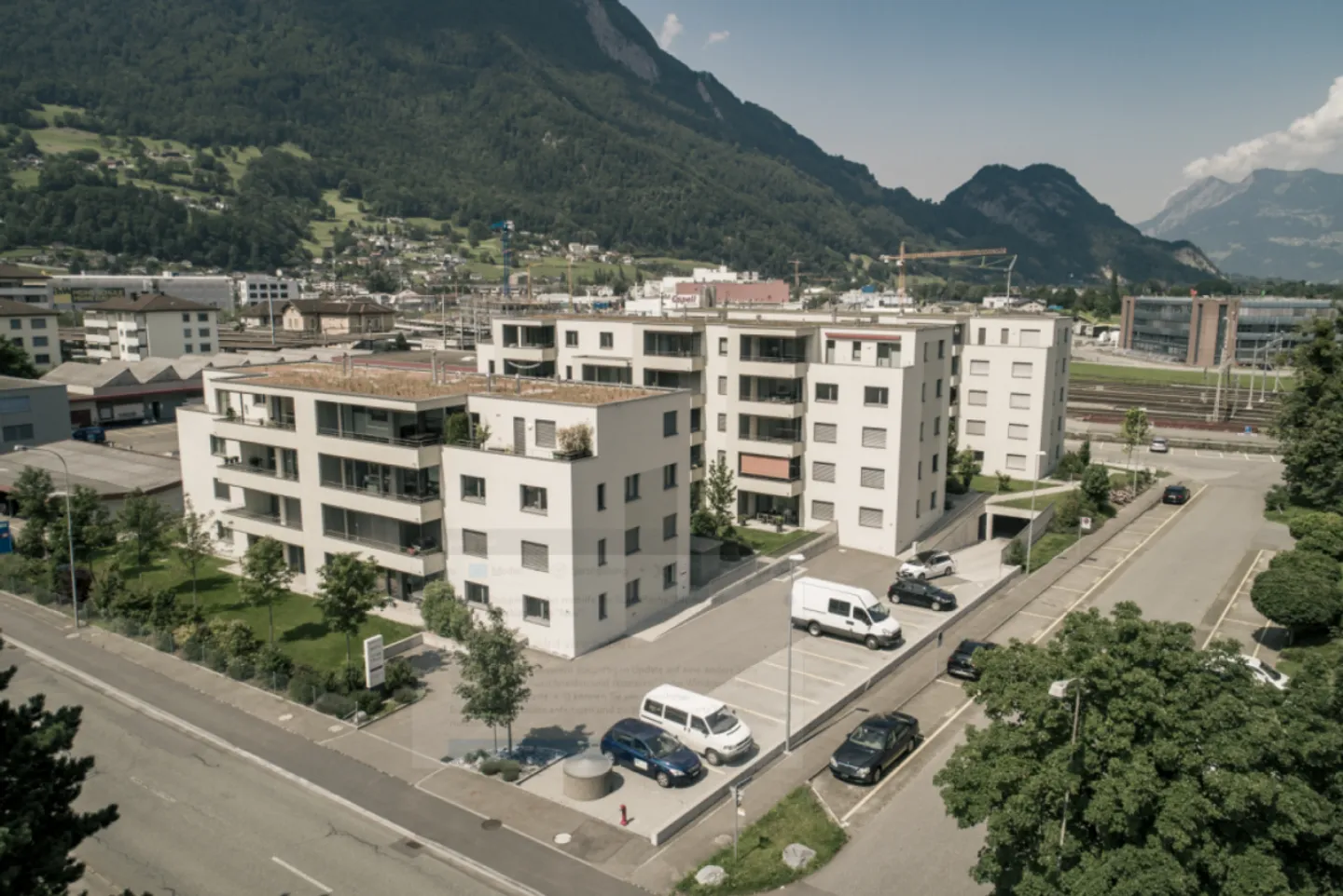 Befristet für ca. 6 bis 12 Monate: Möblierte, neuwertige Attikawohnung mit herrlicher Bergsicht - Foto 1 di 13