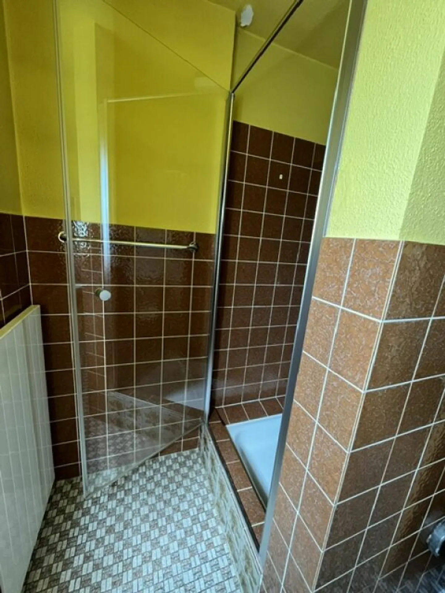 Casa unifamiliare ben tenuta con ampio spazio esterno - Foto 6 di 13