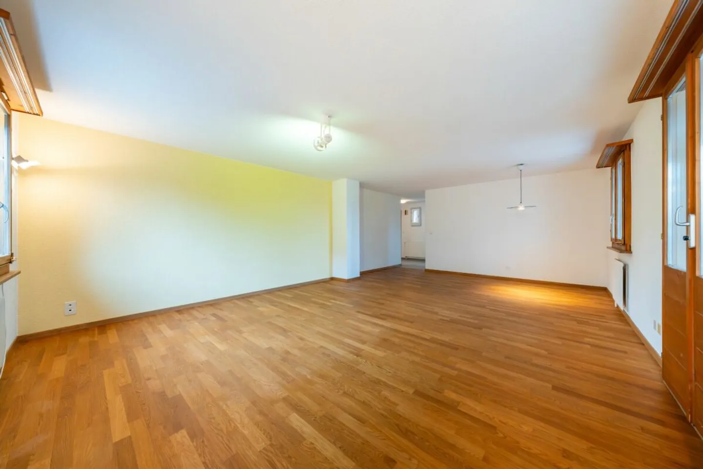 Ein Zuhause mit Charakter - durchdacht, gepflegt und voller Möglichkeiten - Photo 4 of 13