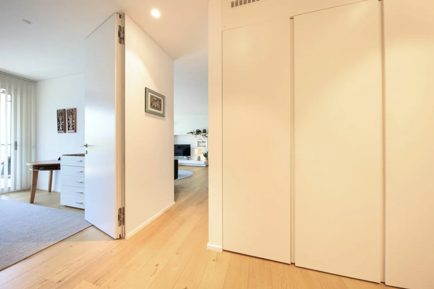 MINUSIO - Moderne 2.5-Zimmer-Wohnung mit grosszügiger Terrasse - Foto 4 von 12