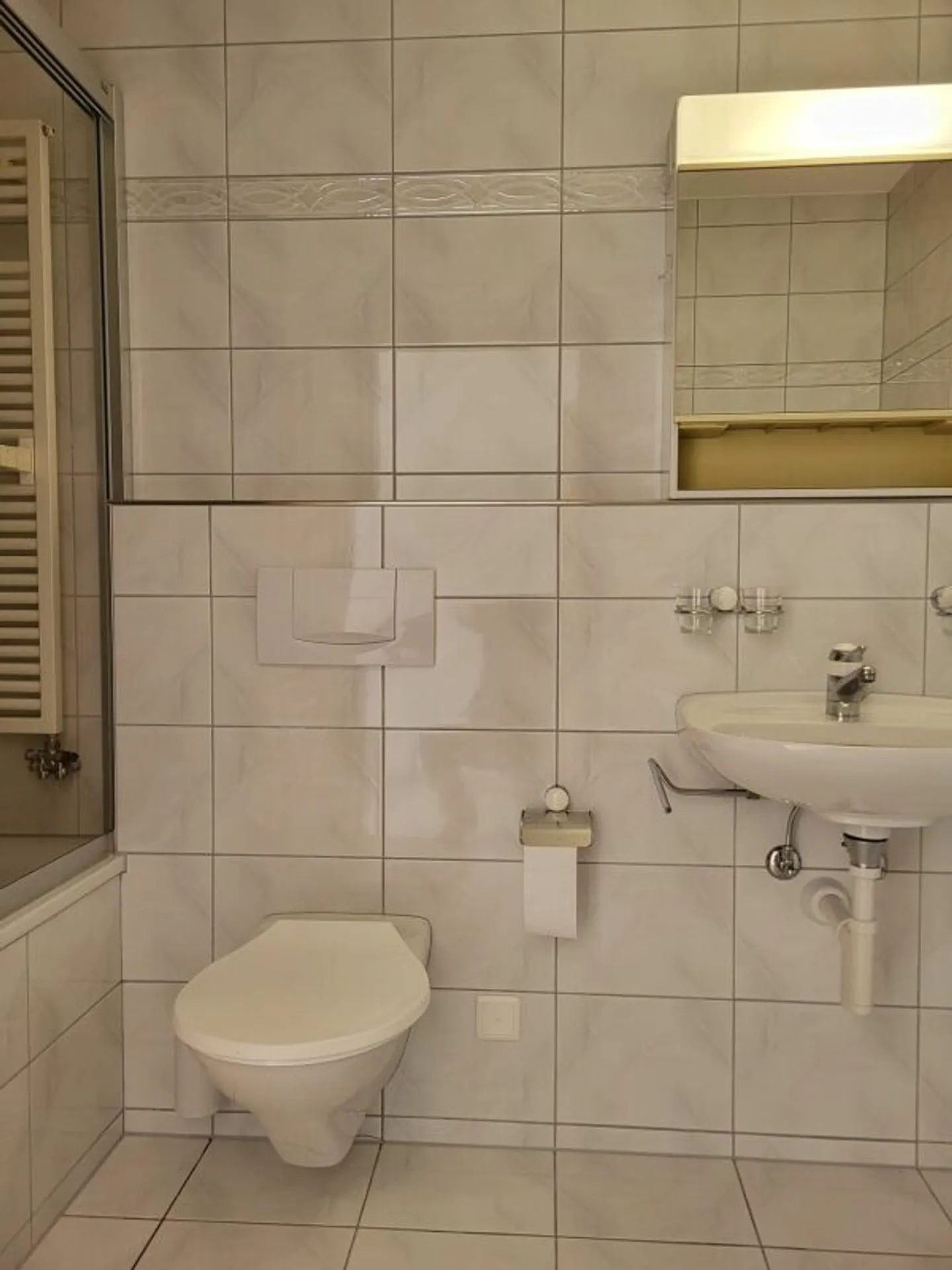 Ski-in/Ski-out: Modern apartment with stunning mountain views - Photo 10 of 13