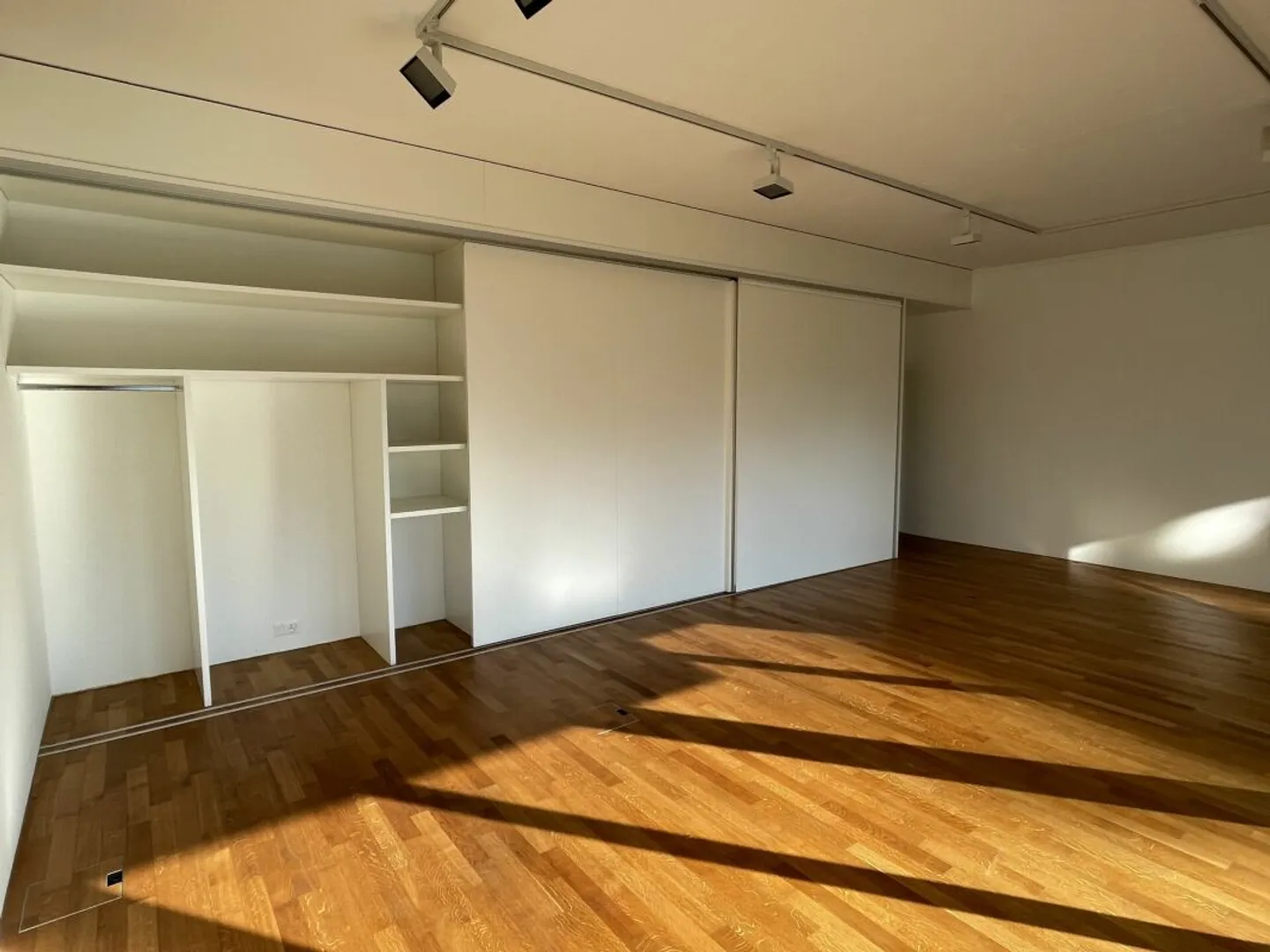 funktional und modern Arbeiten - Photo 5 of 6