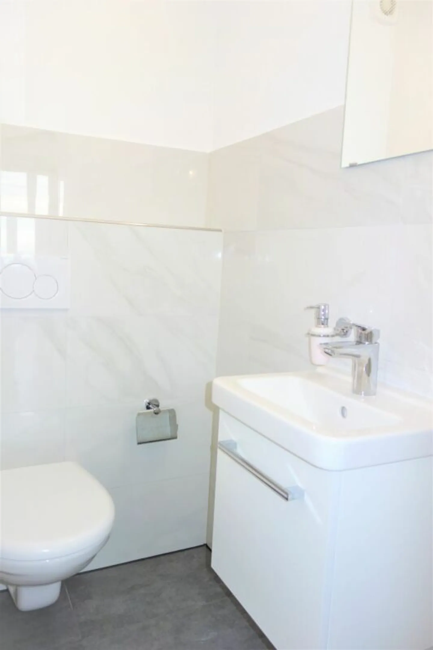 Appartamento 5.5 stanze recentemente ristrutturato con grande parco giochi! - Foto 6 di 10