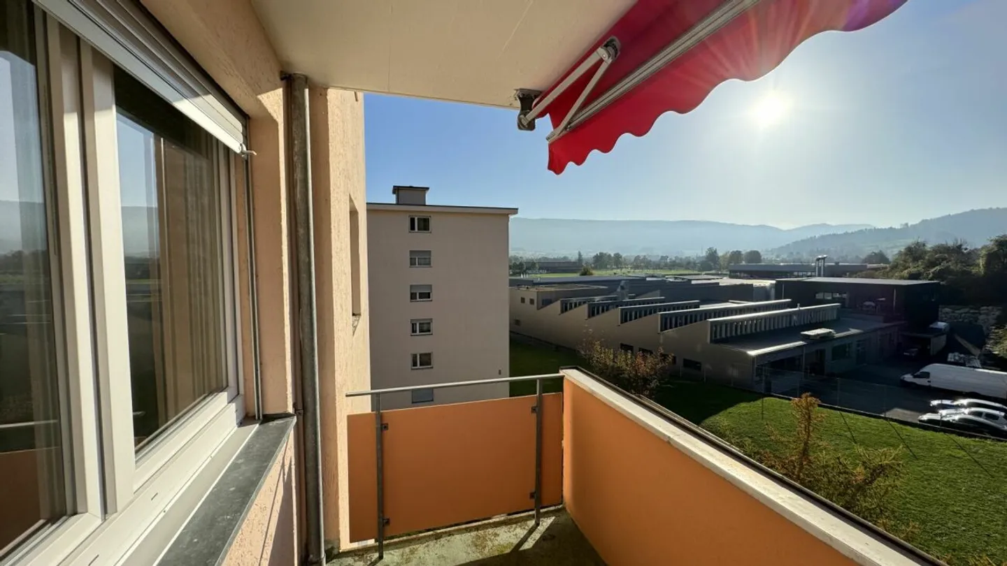 Bel appartement 3.5 pièces rénové avec vue à Delémont - Foto 11 di 13