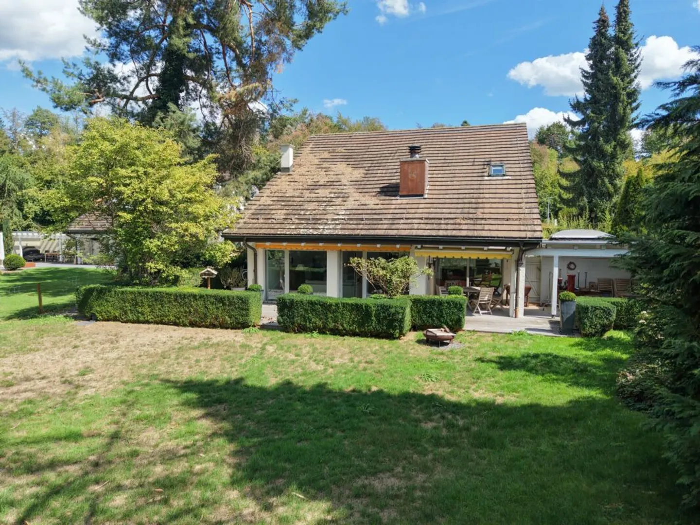 More Space than Usual: Spacious Family House in the Best Location in Bassersdorf - Photo 1 of 13