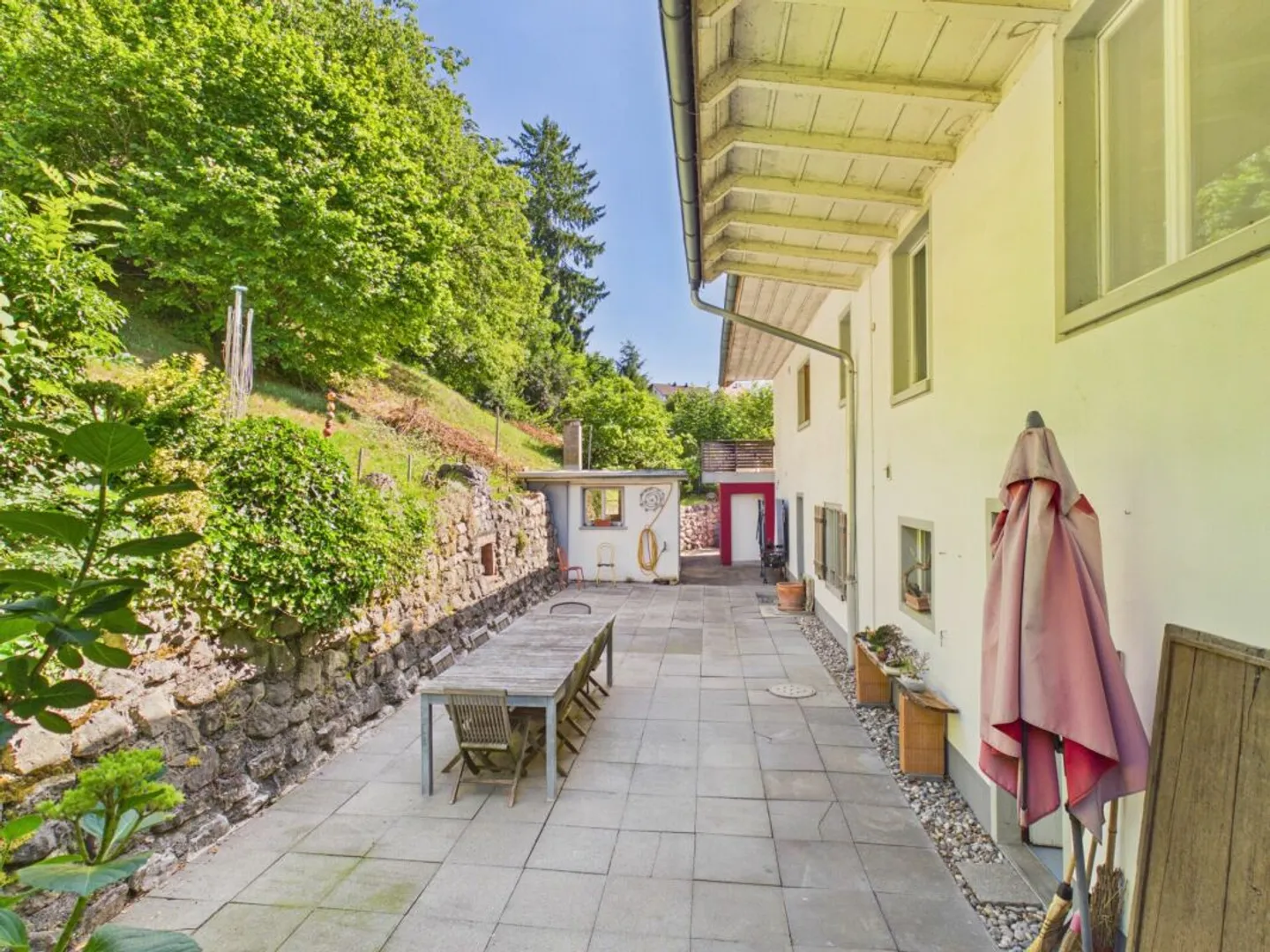 Large farmhouse with great potential - Photo 3 of 13