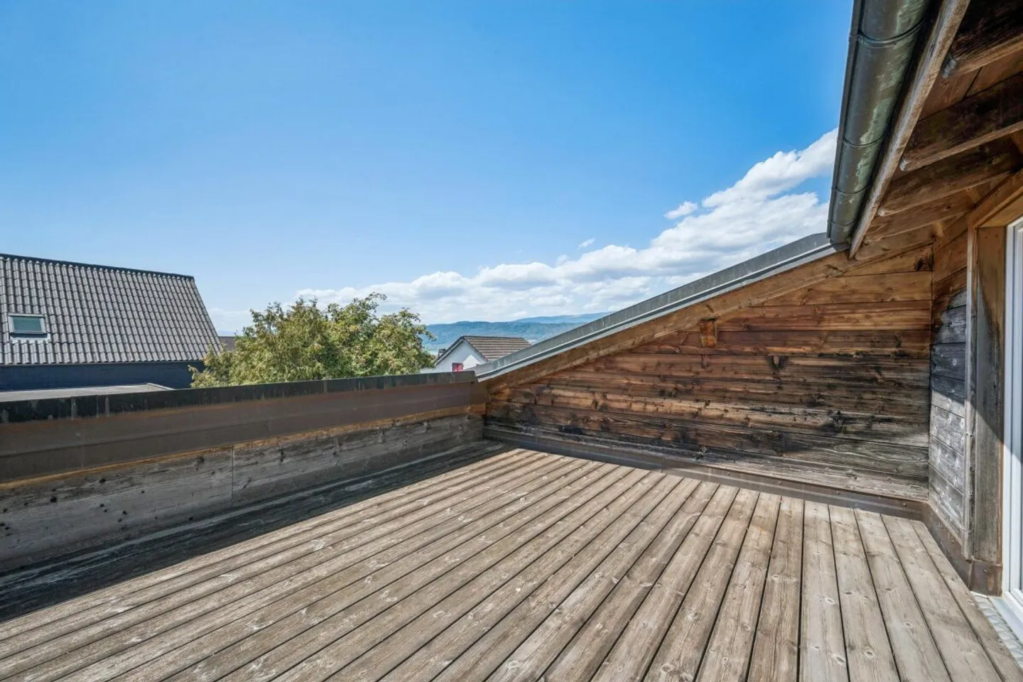Chalet attraente di 5,5 stanze a Mörigen BE con vista sul lago di Bienne - Foto 2 di 13