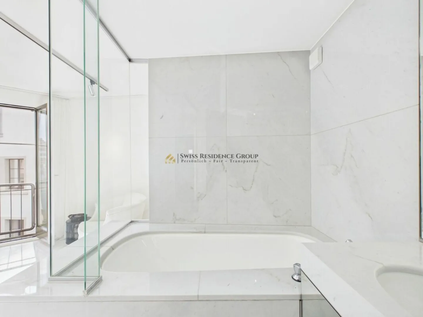 Exclusive 2.5-room apartment with Grossmünster & Limmat view - Photo 12 of 13