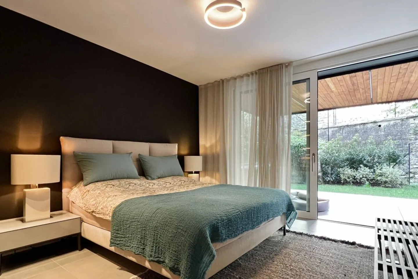 Luxurious City Apartment with Garden & Terrace Near Lake and Center - Photo 7 of 13