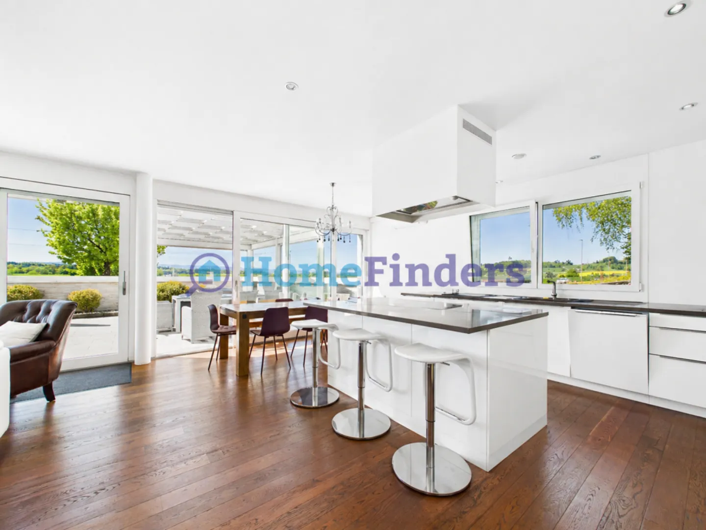 Pièce unique baignée de lumière avec terrasse ensoleillée ! - Photo 5 sur 12