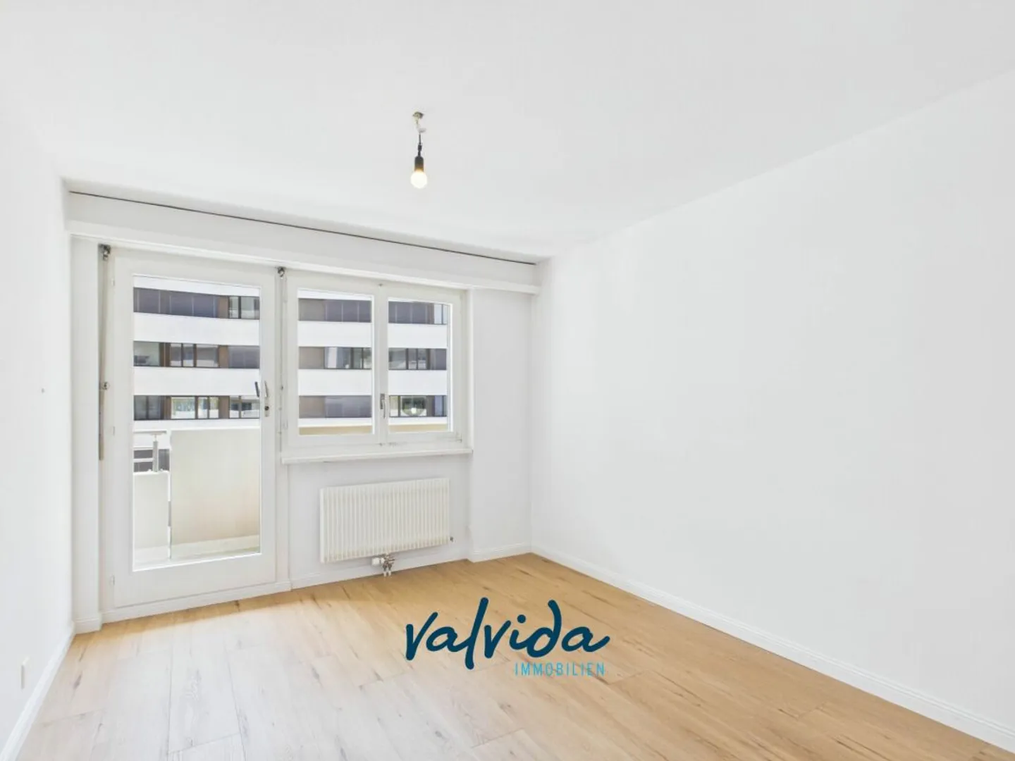 Appartamento luminoso e spazioso di 5,5 stanze nel cuore di Visp - Foto 8 di 11