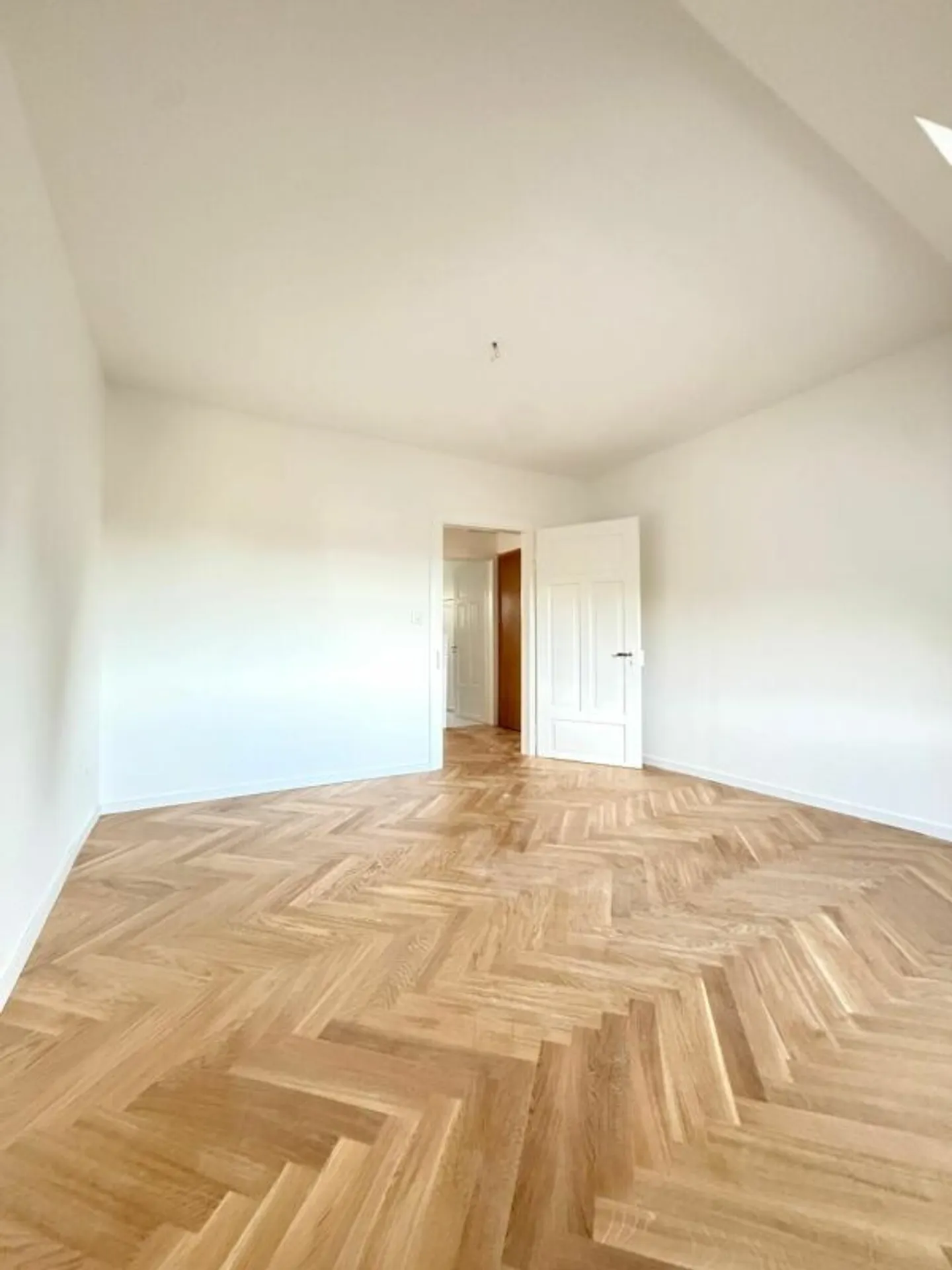 Spacious 4-room apartment - Photo 7 of 13