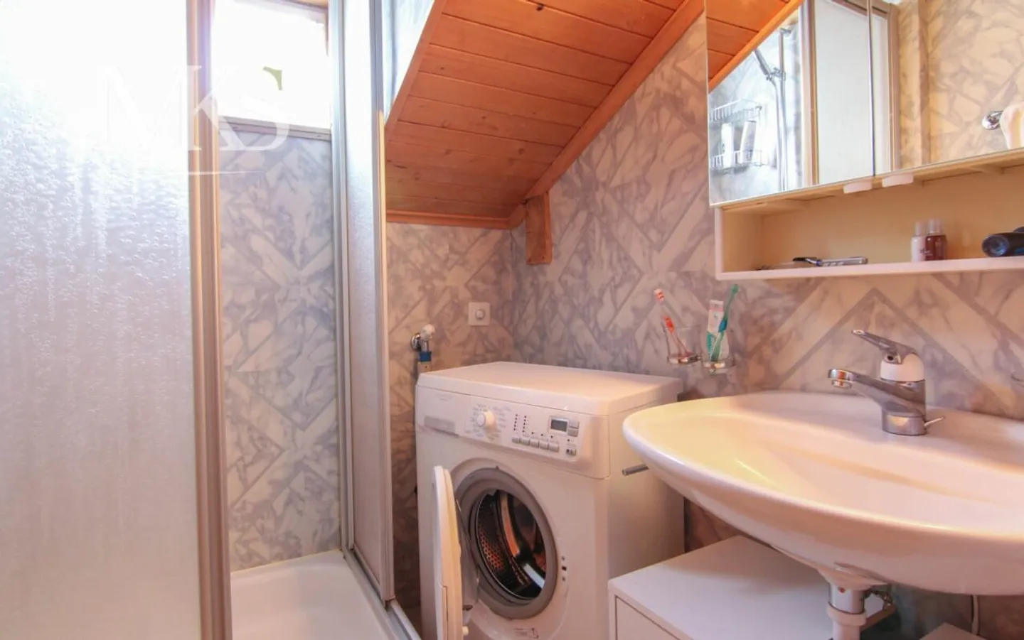 Appartement sous les combles confortable directement sur la piste Goms - Photo 7 sur 13