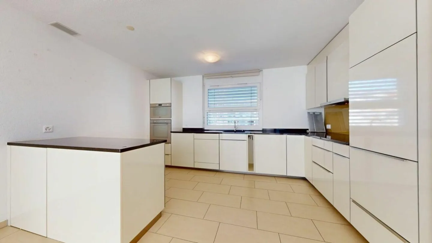 Modern 4.5 Room Apartment with Terrace & Lift in Luterbach - Photo 5 of 13