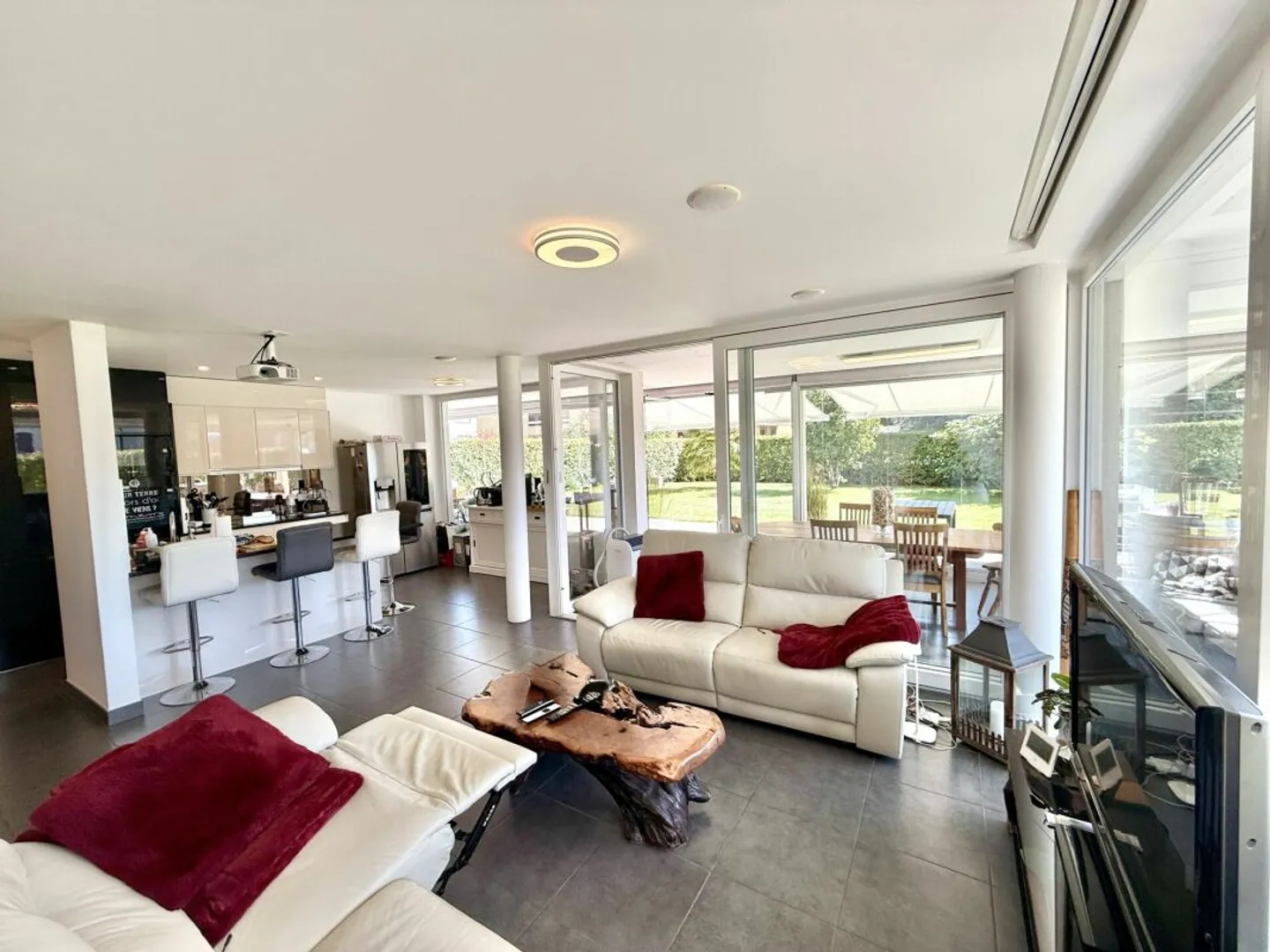 Single-storey apartment in the center of Conthey - Photo 10 of 13