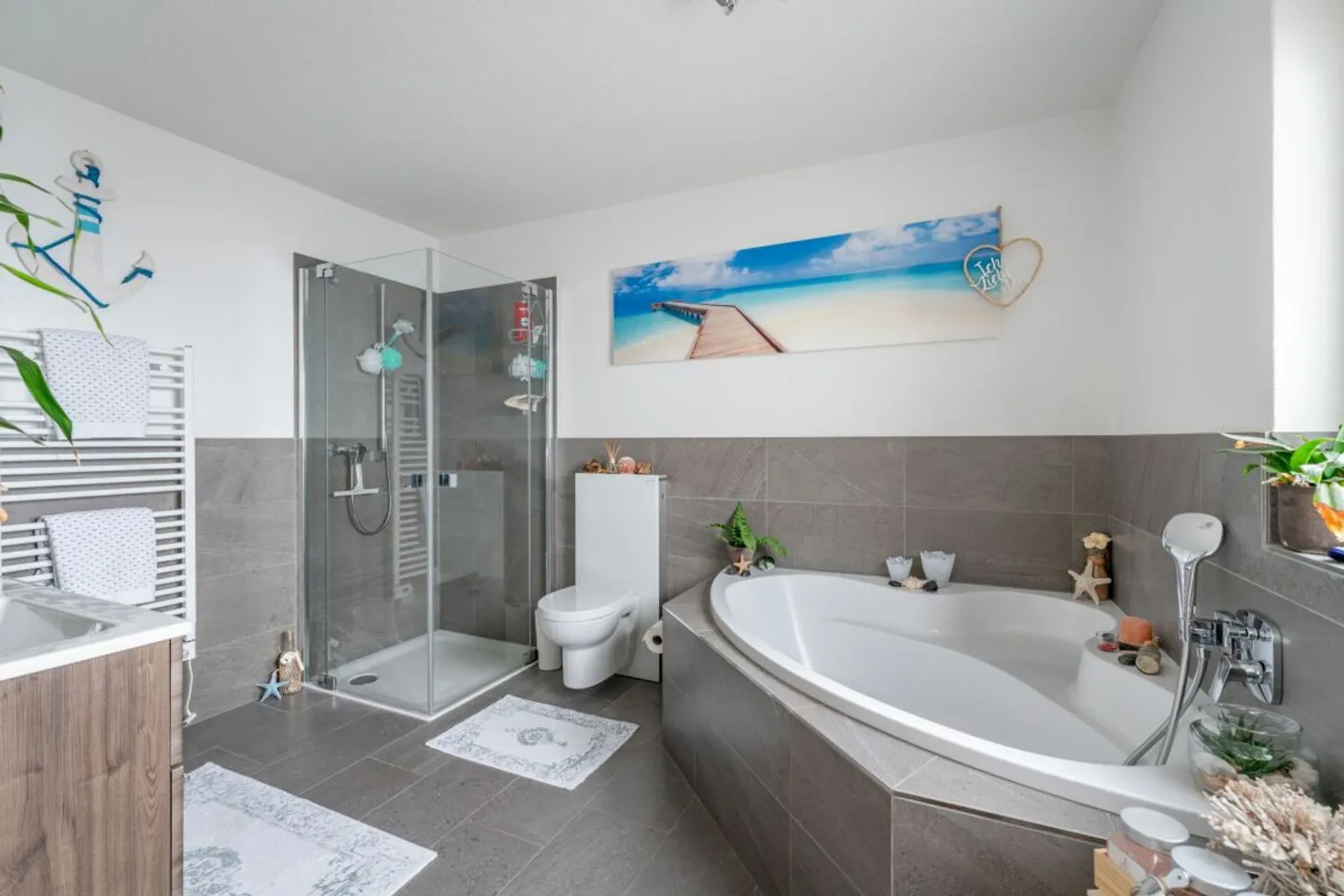 Geräumige 7- Zimmer Villa an der Landwirtschaftszone - Foto 11 di 13