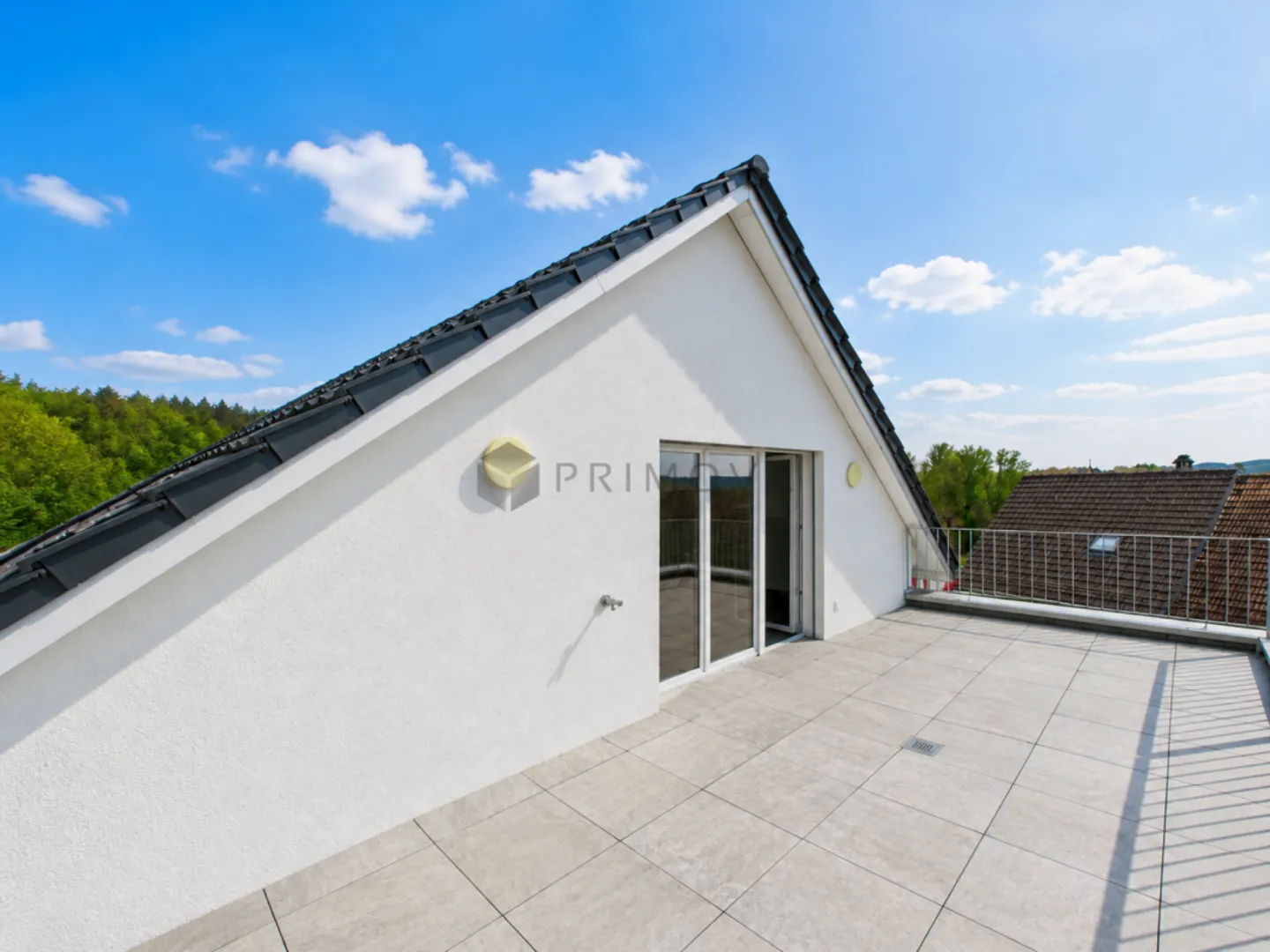 Wohnen mit Weitblick - helle 4.5 Zimmer Wohnung mit 1.01 % Hypothek - Foto 1 von 13