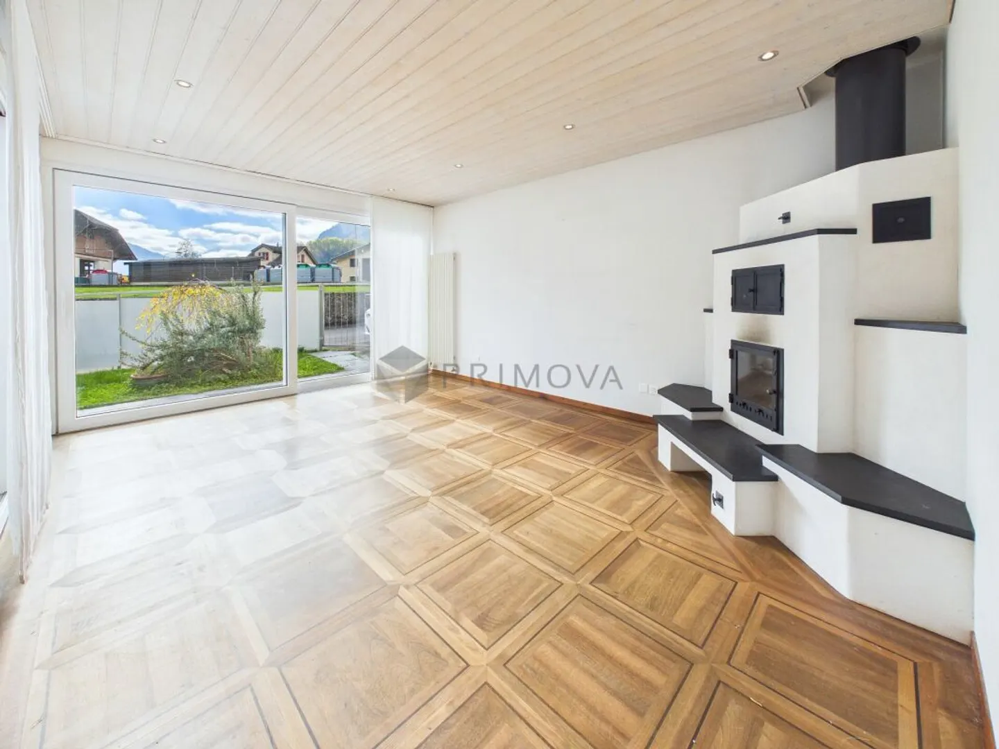 Incantevole Casa Familiare con Vista Montagna - Foto 4 di 13