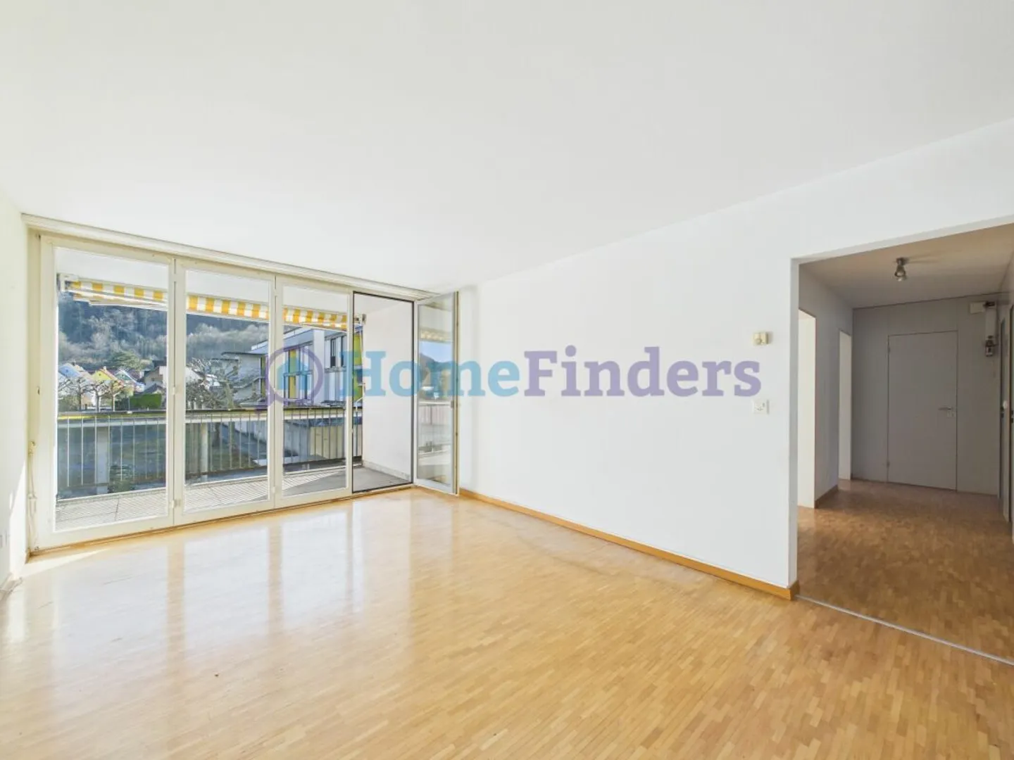 Modern Apartment with Sunny Balcony - Photo 4 of 10