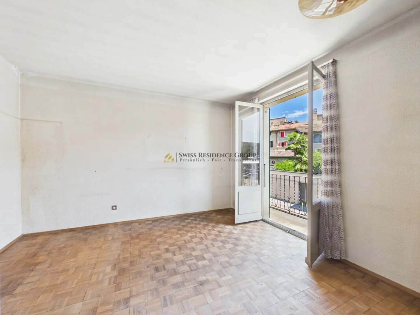 Spacious Family Home with Office - Photo 4 of 13