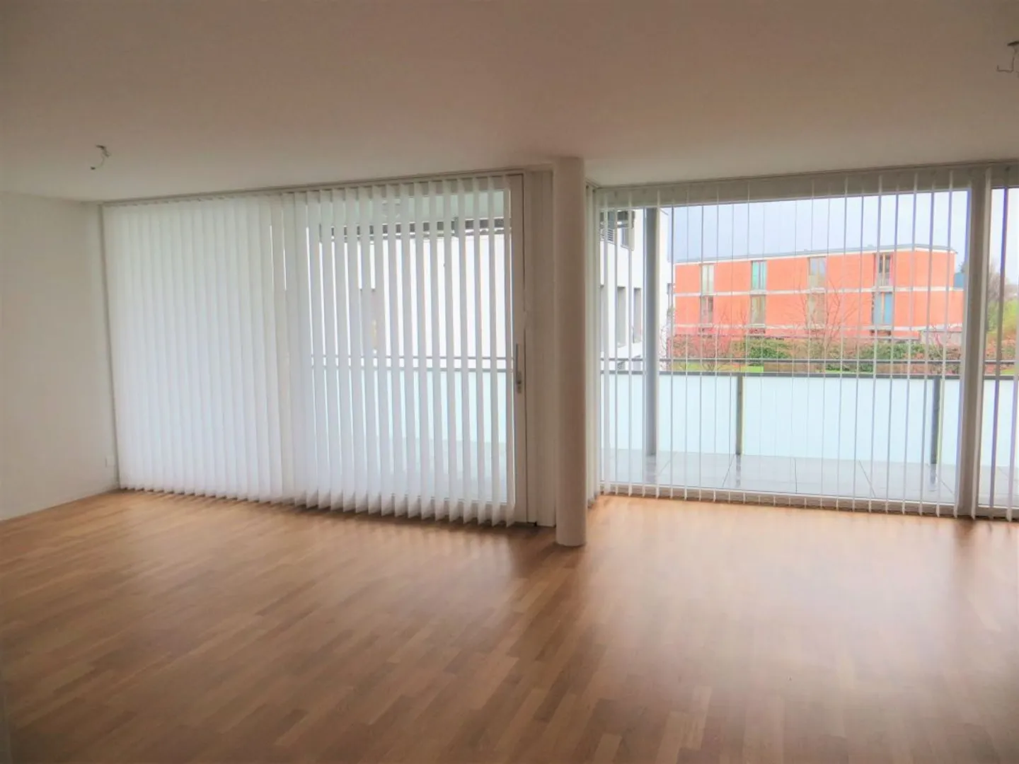 Large and modern 4 ½-room apartment in Sevelen - Photo 2 of 13