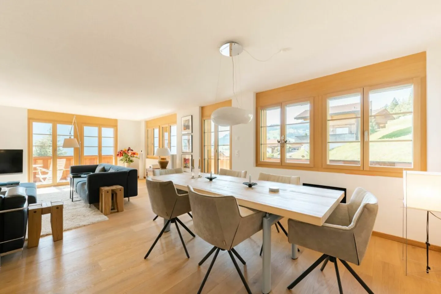 Moderne 4.5-Zimmer-Eigentumswohnung an sonniger Lage in Zweisimmen - Photo 13 of 13