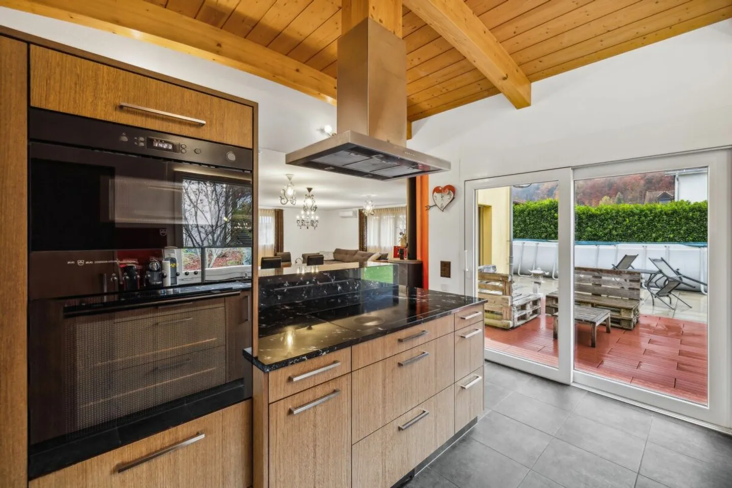 Detached house with habitable annex in Collombey - Photo 9 of 13
