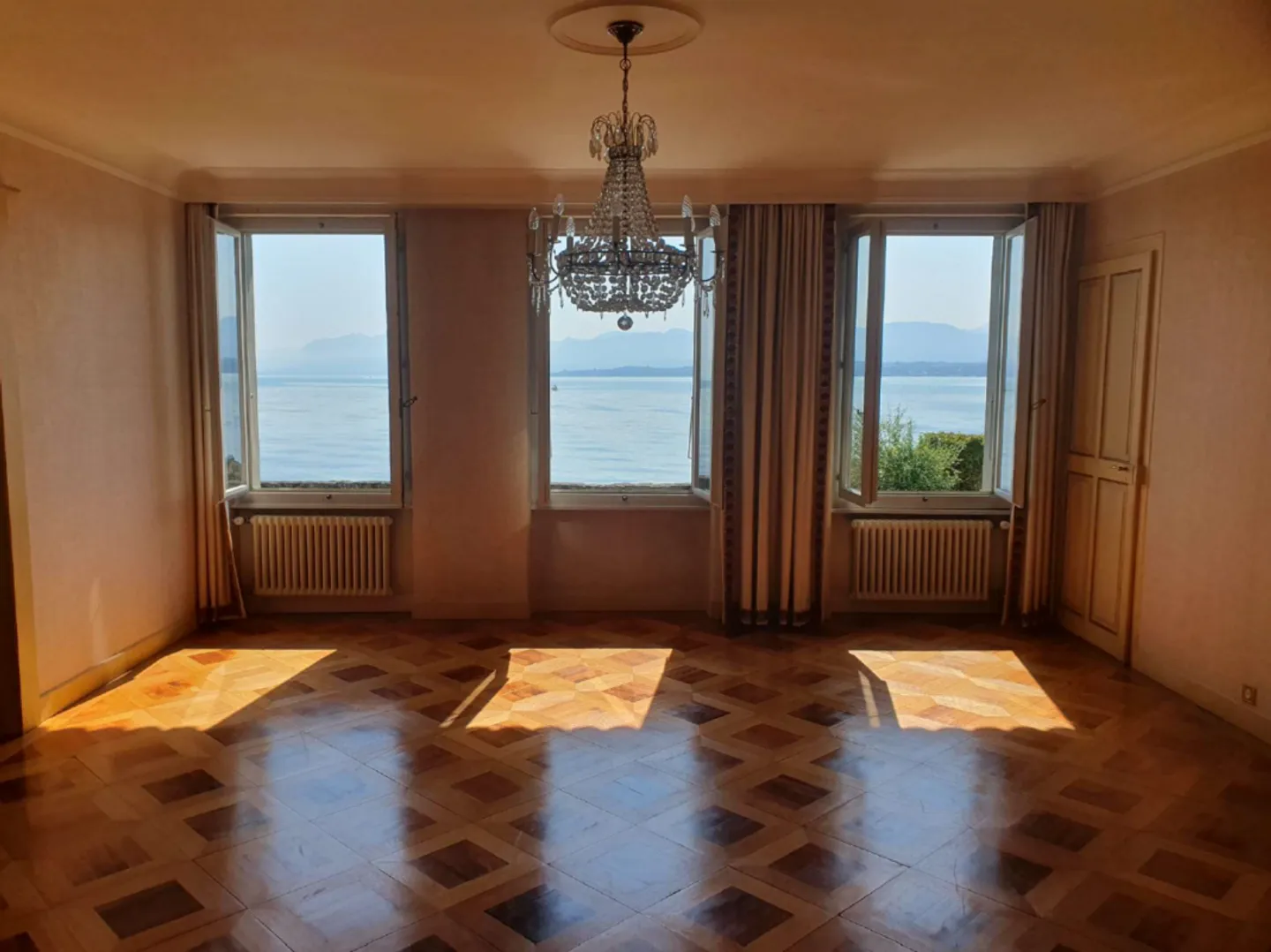 Piedi nell'acqua a Nyon - Foto 5 di 13