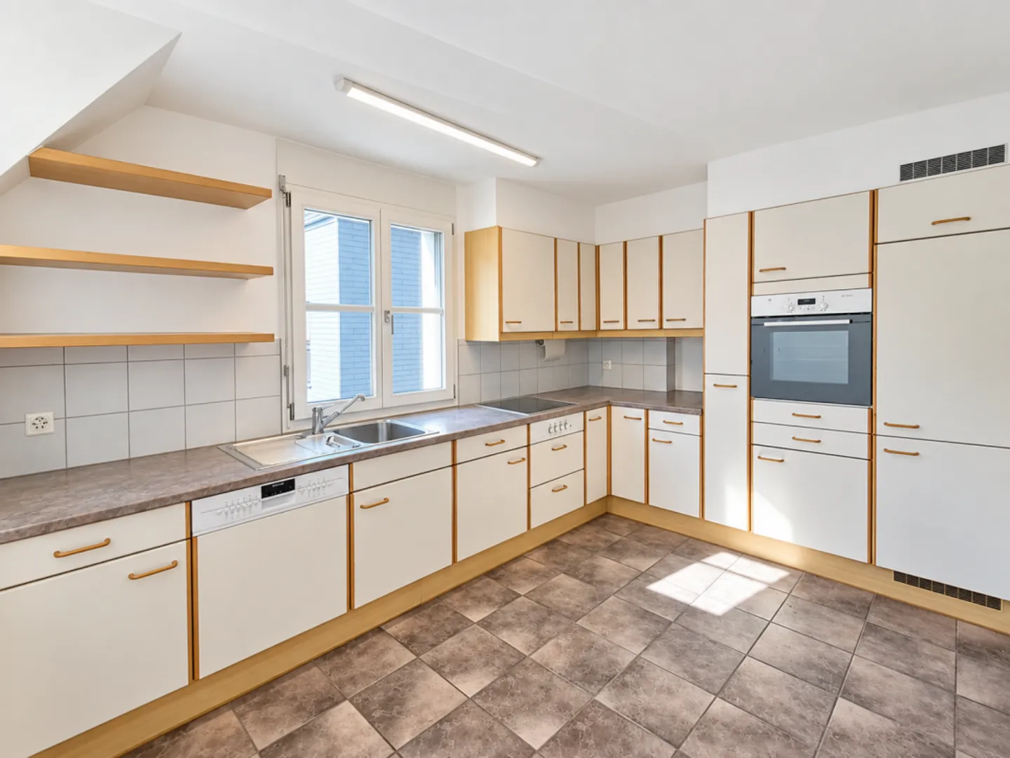 Appartamento duplex 4 1/2 locali in posizione centrale - Foto 2 di 9