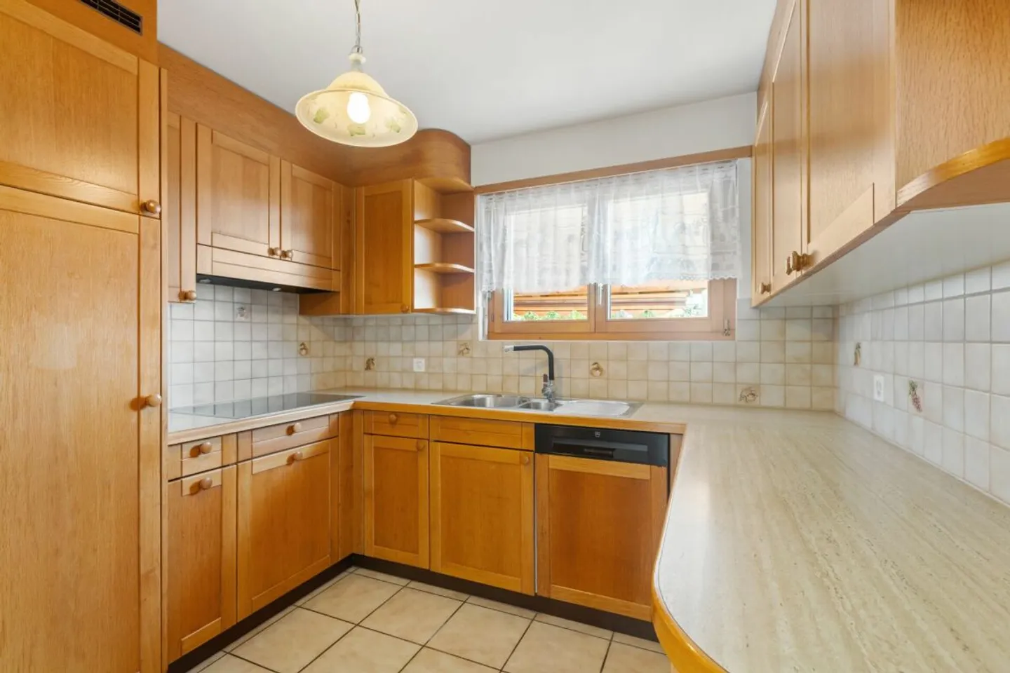 Geräumiges Einfamilienhaus in der Schweiz - Foto 5 von 13