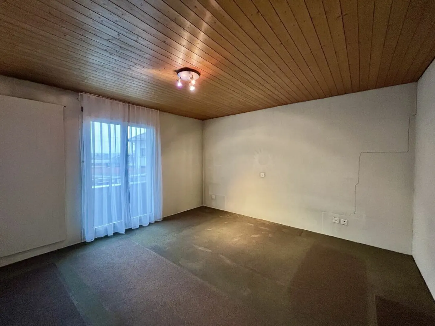 6.5-room single-family house with plenty of space for new ideas! - Photo 4 of 13