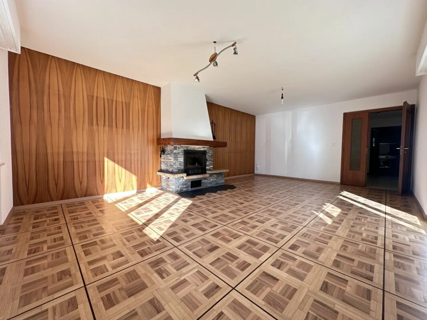 Detached house with possibility of independent activity and large terrace - Photo 5 of 13