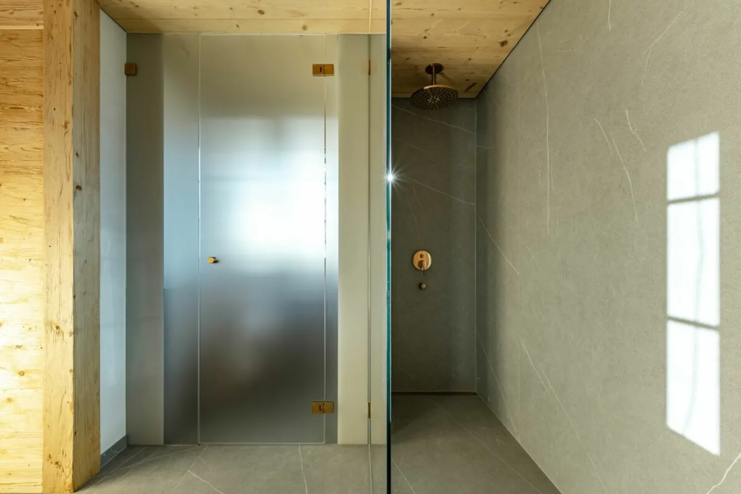 Neue 4.5-Zimmer-Ferienwohnung zwischen Saanen und Gstaad - Foto 13 von 13