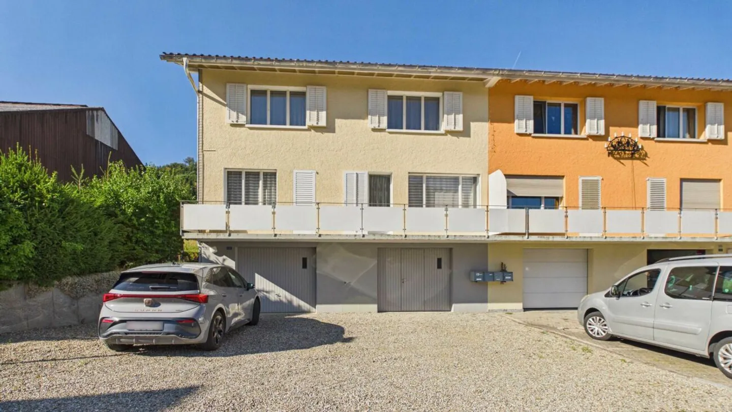 Doppeleinfamilienhaus mit 5.5 - Zimmer - Foto 1 di 10